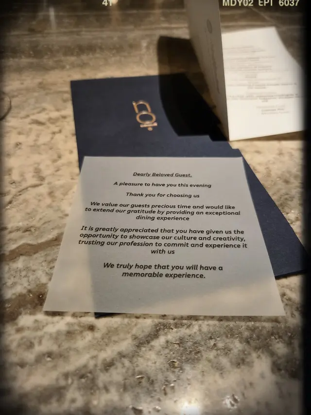 兩位主廚帶領嘅團隊衷心希望可以嶄新嘅味覺旅程答謝貴客光臨