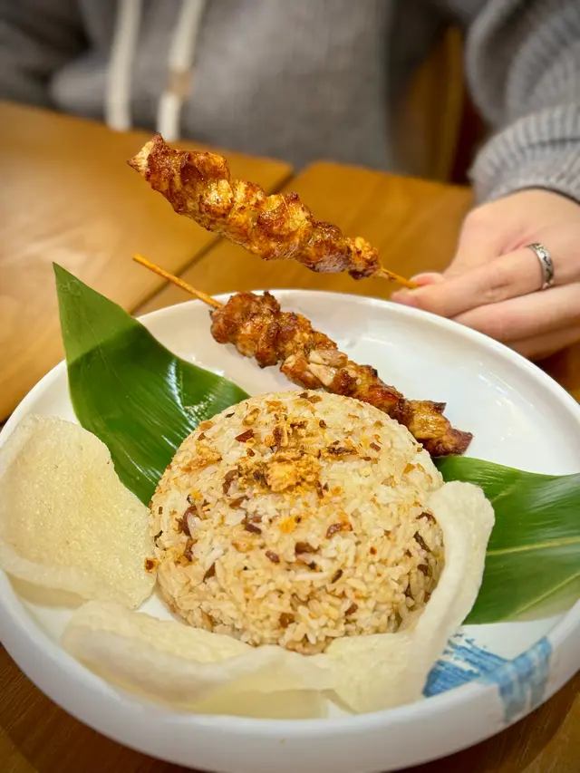 馬拉盞炒飯配雞肉串