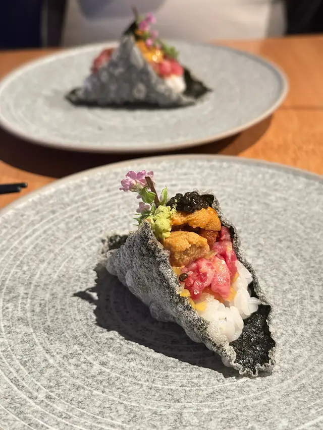 和牛盛宴·A5和牛紫菜腰脊脆餅