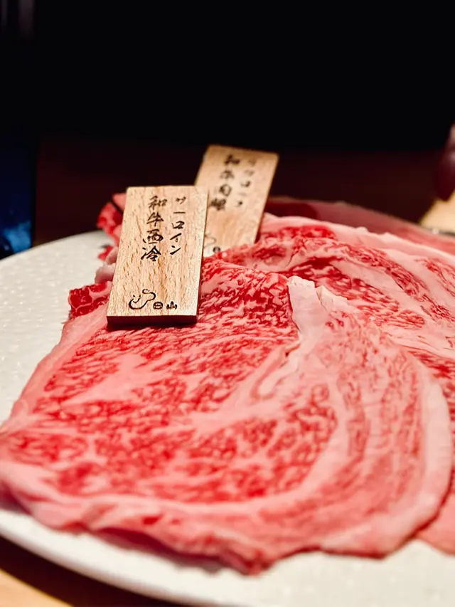 和牛盛宴·壽喜燒:A5和牛西冷、肉眼