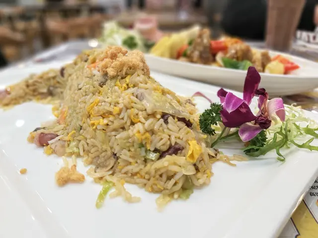 招牌蝦頭油膏海鮮炒飯