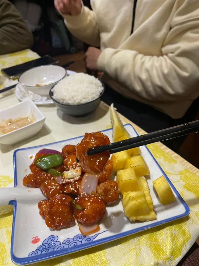 鮮菠蘿脆皮咕嚕肉