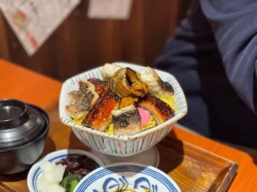 三重鳗鱼丼