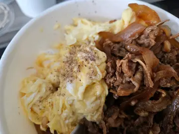 芝士炒蛋牛肉饭