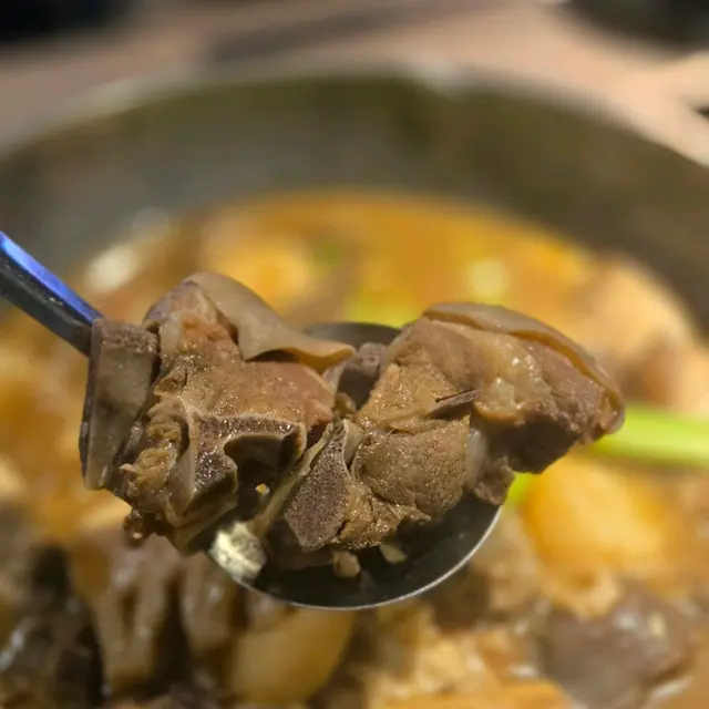 羊腩煲