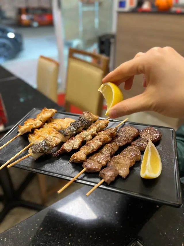 燒雞胸軟骨串/鹽燒白鱔/西班牙黑毛豬肋/串鹽燒牛舌心