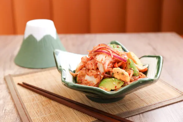 泡菜拌牛油果蛋沙律      Kimchi Avocado Egg Salad 