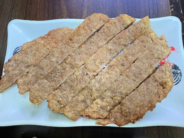 半煎炸肉餅很香，味道也濃郁！