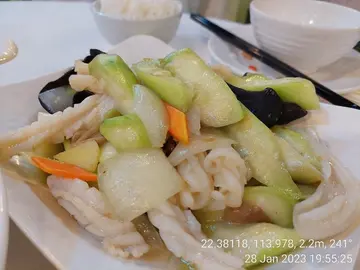 云胜炒鱿鱼