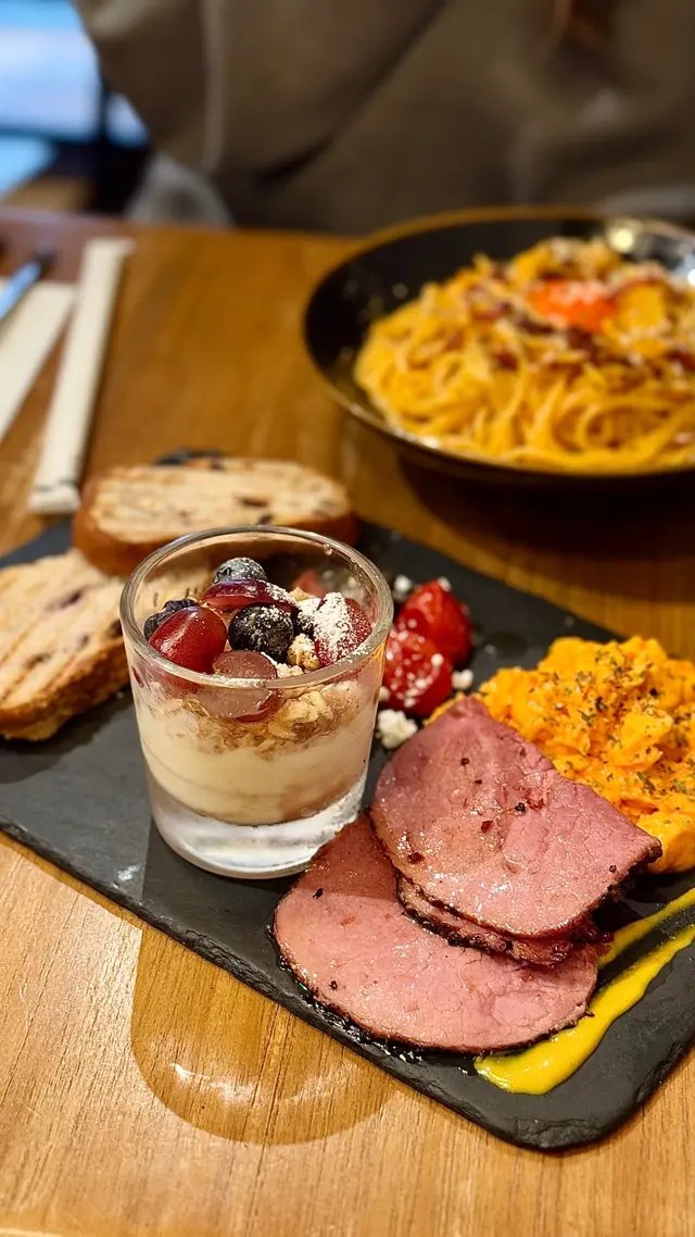 Revol Special Breakfast