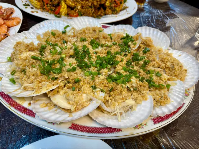 蒜蓉粉絲蒸元貝