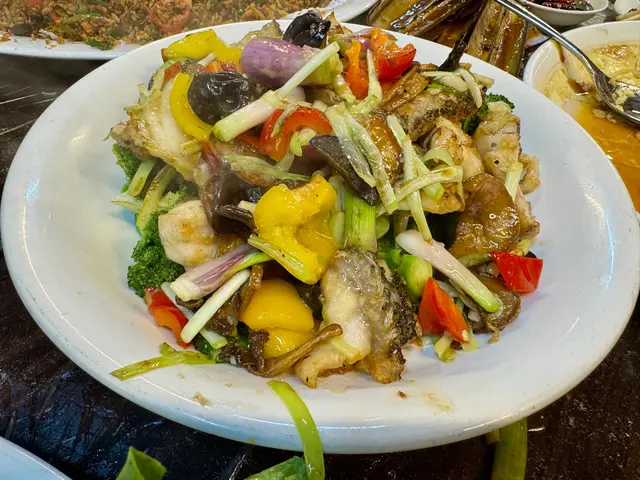 西蘭花炒龍躉球