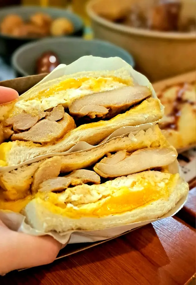 慢烤雞腿芝士蛋吐司