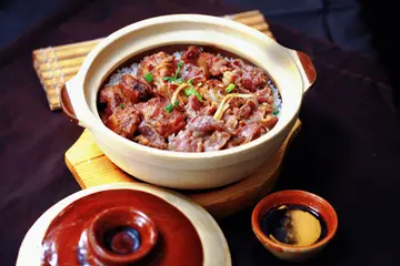 豉汁排骨煲仔饭