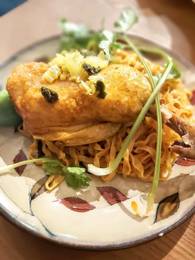 泰北鹹蛋黃撈麵