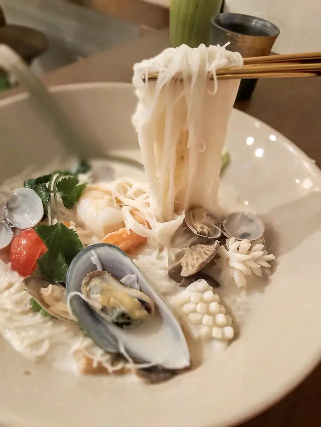 椰子海鮮湯米粉