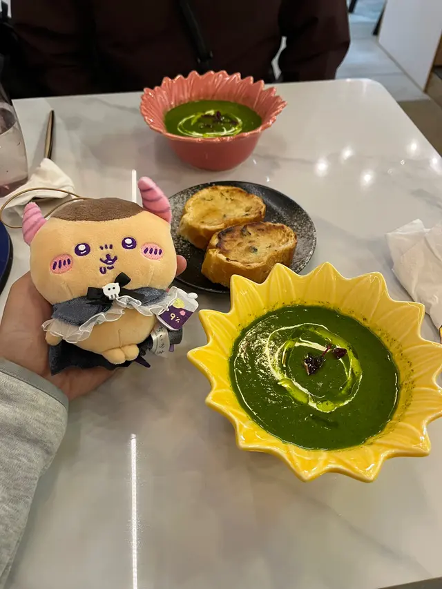 西洋菜西湯配蒜蓉包