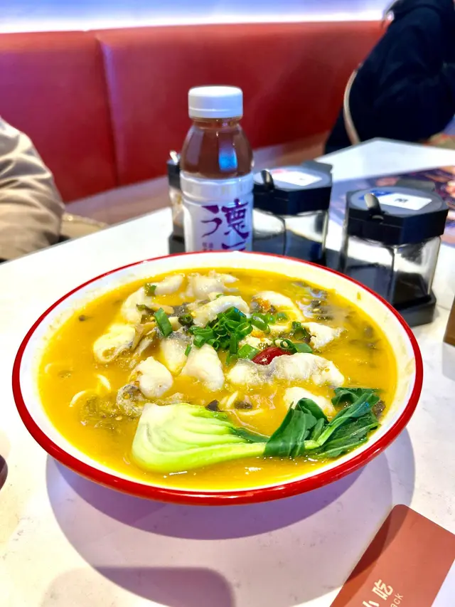 酸菜烏魚片米線套餐