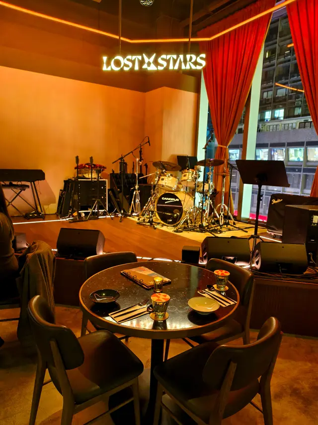 週末才有音樂表演,當然要預早訂枱!