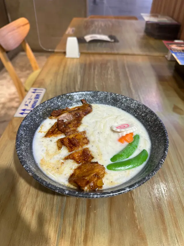 醬油豬軟骨湯烏冬  （黑松露薯蓉忌廉湯）