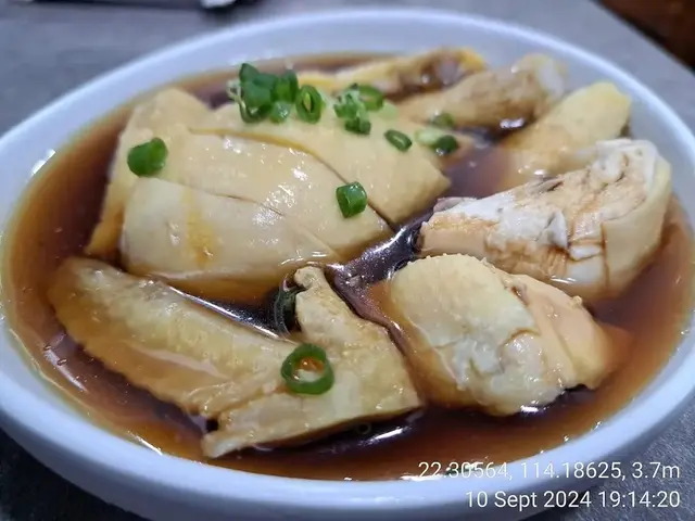 雞肉鮮嫩可口，花雕酒夠香濃，雞件數量多。