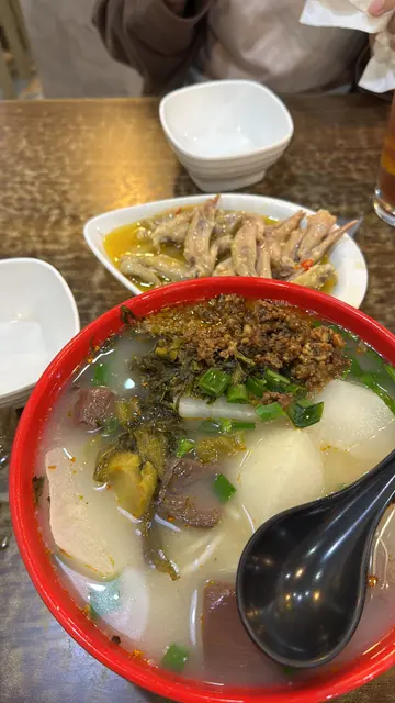 酸辣米線配肉碎