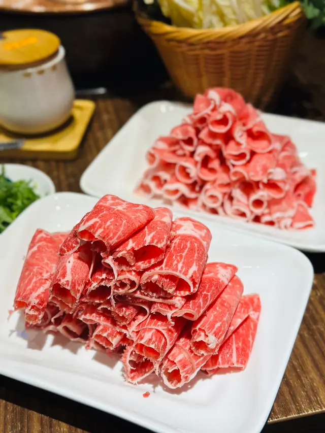 寧夏灘羊腿肉 & 雪花肥牛