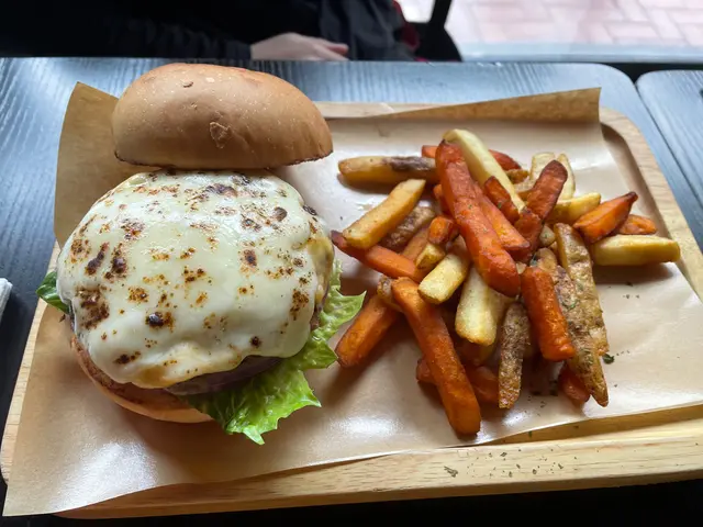 雙重芝士牛肉漢堡