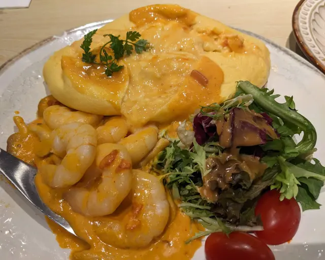 玫瑰醬芫茜大蝦蛋包飯