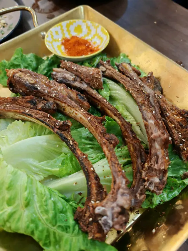 骨骨骨，全是骨。