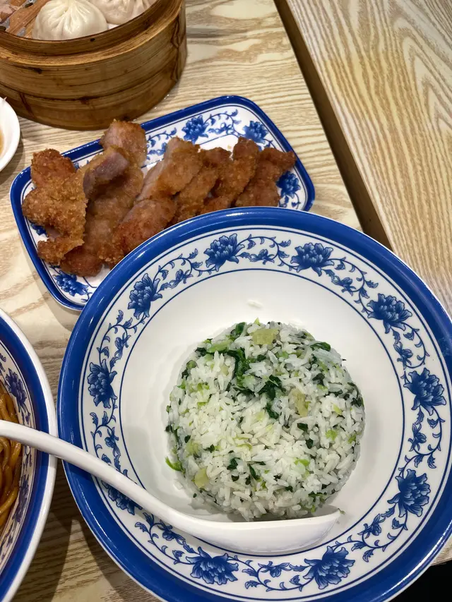 招牌上海排骨菜飯 