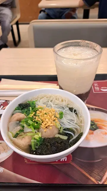 紫菜魚皮餃米粉，紅豆冰