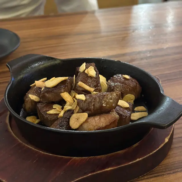 鐵板蒜香牛柳粒