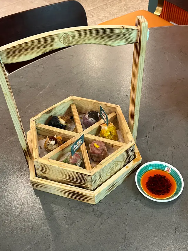 龍記陸寳燒賣拼盤