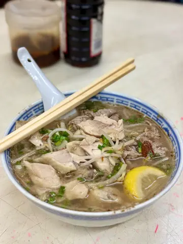 雞肉牛肉金邊粉