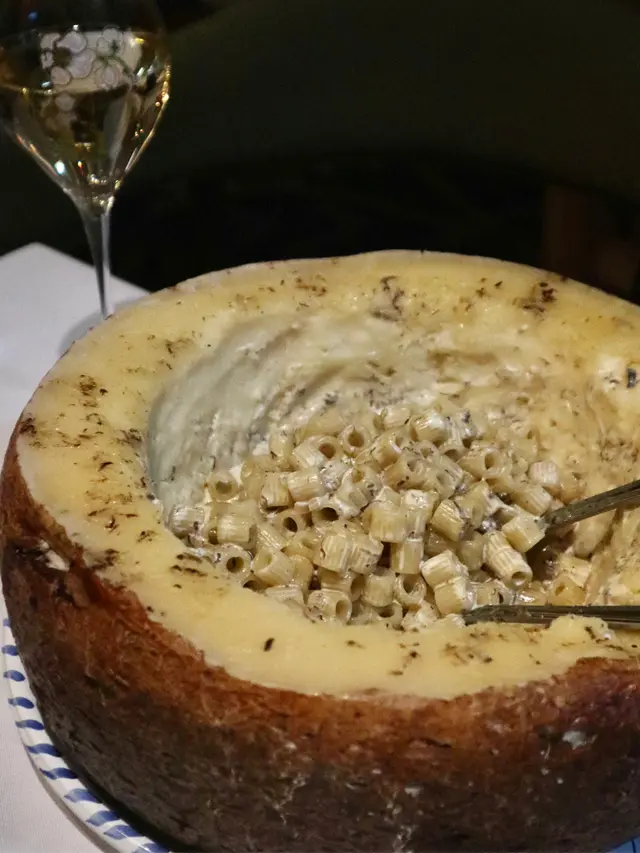 巨輪黑松露芝士意粉