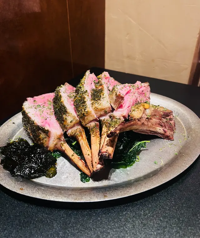 香草羊架(6支骨)配脆薄荷葉