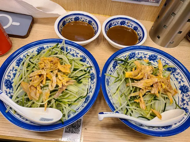 麻醬手撕雞絲粉皮