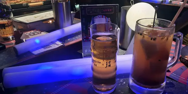 蔗汁銀菊啤(左):$88
超級水果茶(右):$45