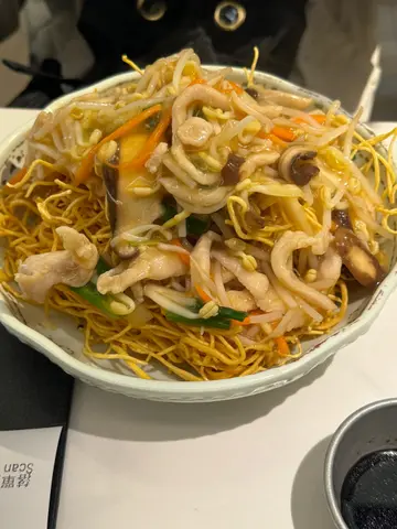 银芽肉丝炒面