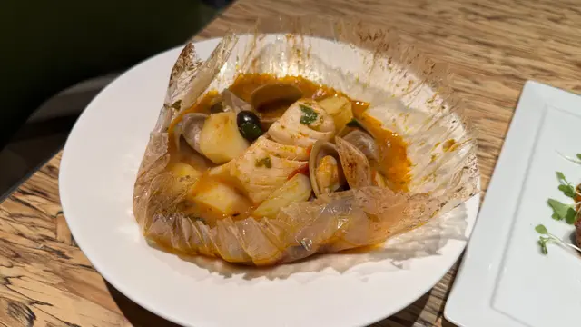 魚肉肉質嫩滑好食，湯汁係普通正常嘅蕃茄湯味￼￼