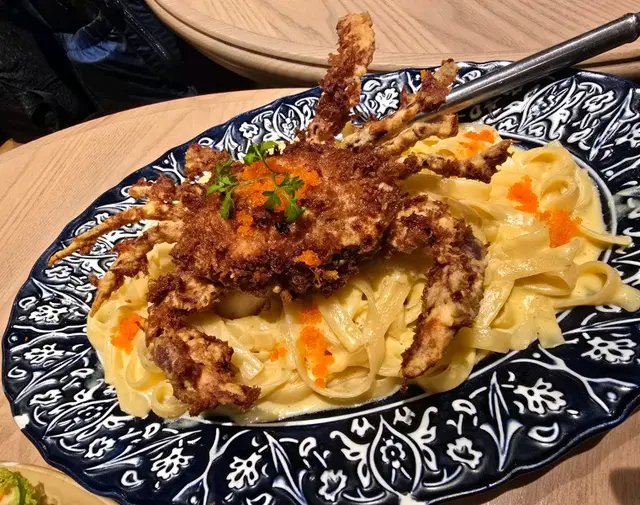 酥炸軟殼蟹闊條麵