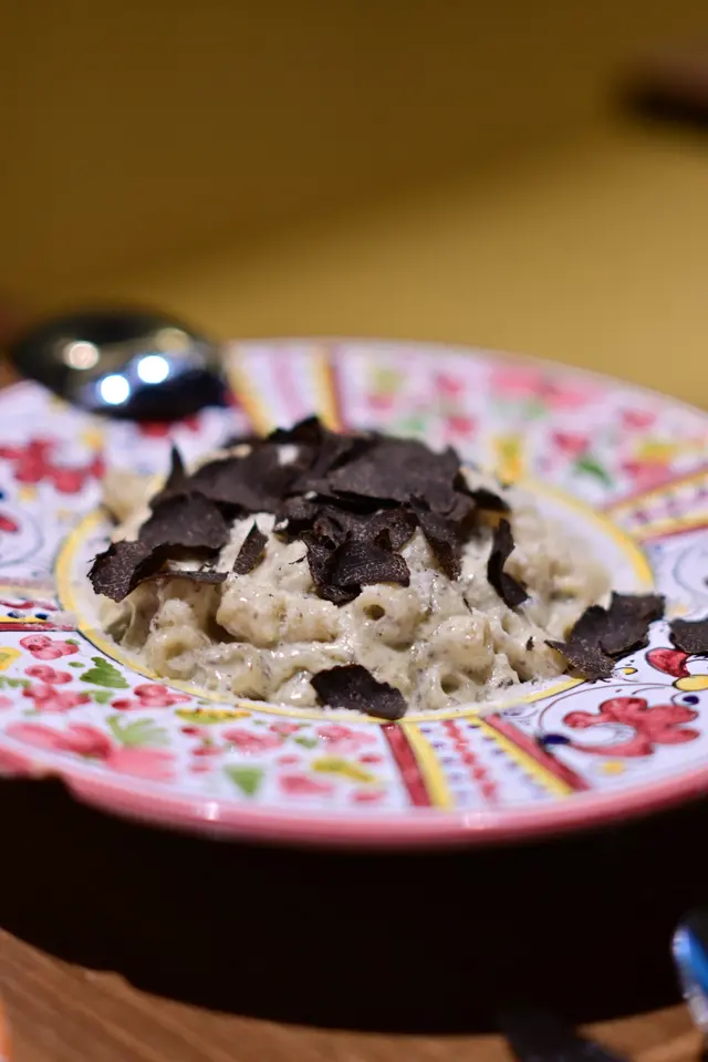 巨輪黑松露芝士意粉