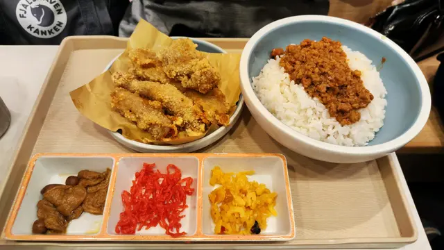 酥炸排骨便當