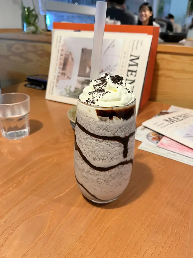 Oreo Milk Shake