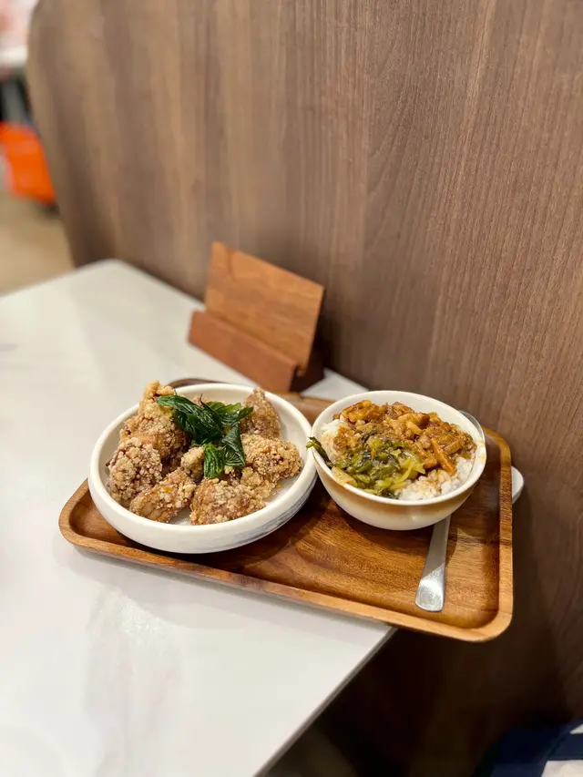 九層塔鹽酥雞 + 小碗滷肉飯