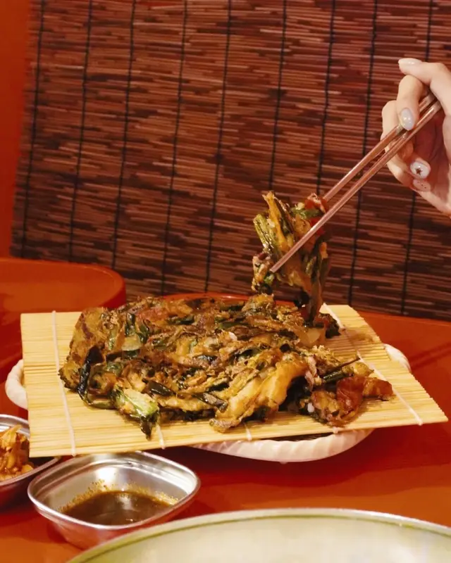 海鮮煎餅 Seafood Pancake 