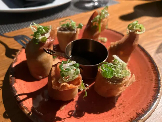 duck spring rolls
