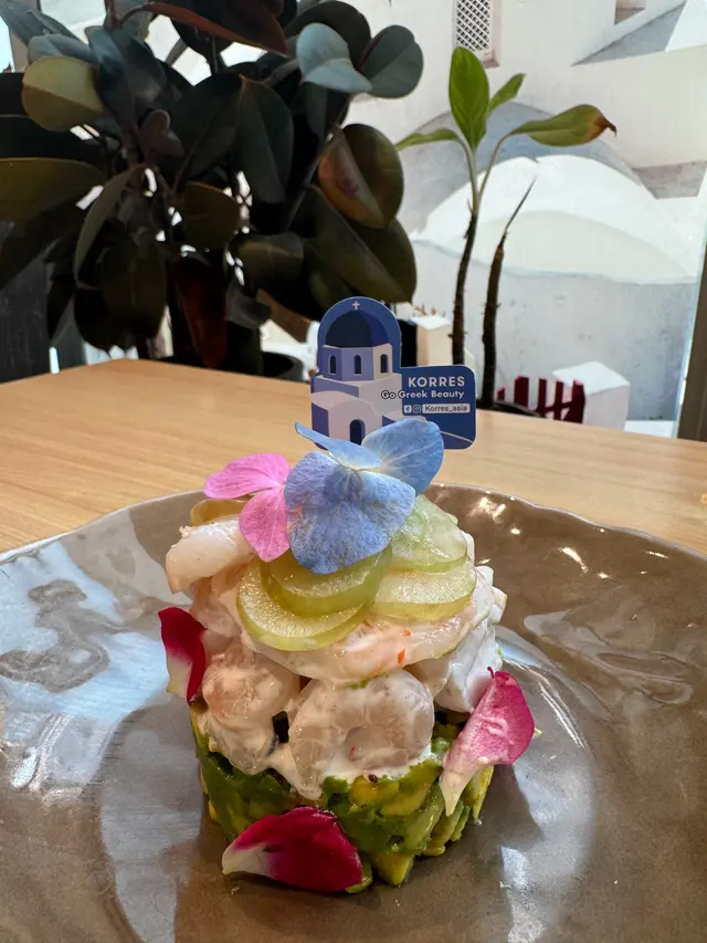 青提乳酪牛油果海鮮塔