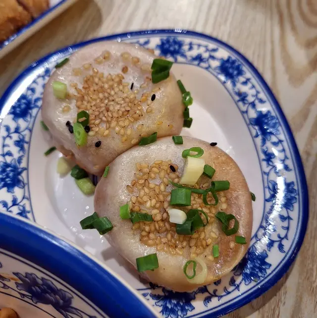 蟹黃生煎包 (兩隻)